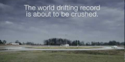 Инструктора по вождению BMW Smashes поставили мировой рекорд за самый длинный дрейф
